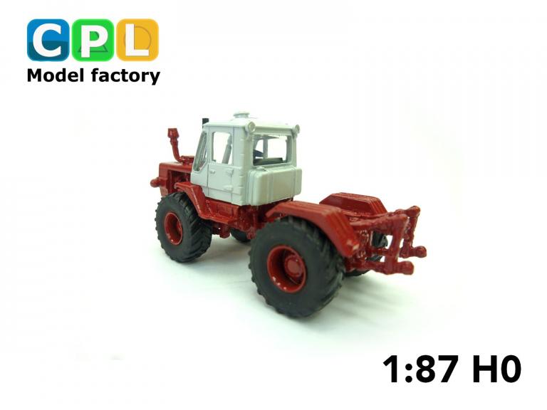 Traktor T150-K Charkiv rot - weiß ohne Motorverkleidung